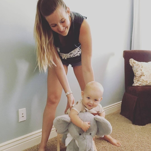 Meet your Posher, Lauren - Picture 1 of 1